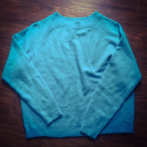 Oversized Sweater Trio - Picture 6 of 6